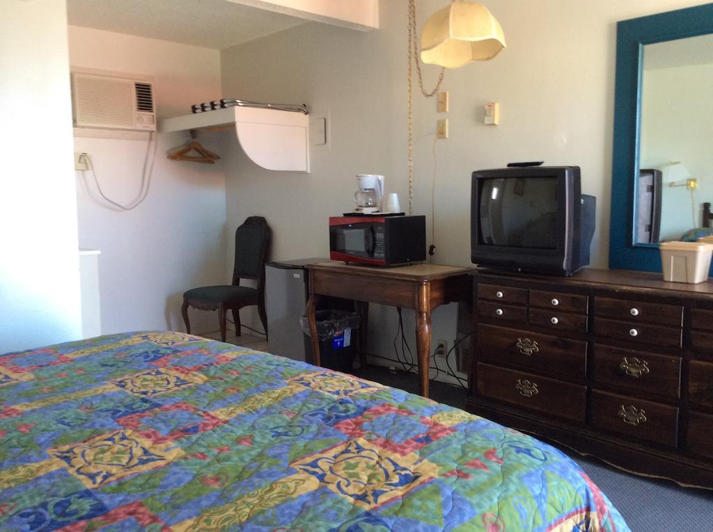 Economy Inn Тонопа Экстерьер фото